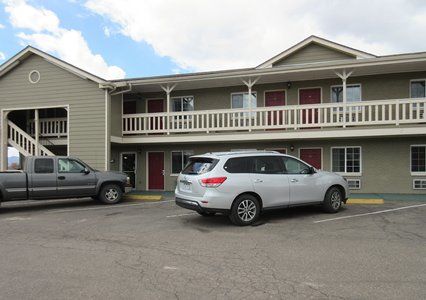 Hotel 1st Interstate 2*